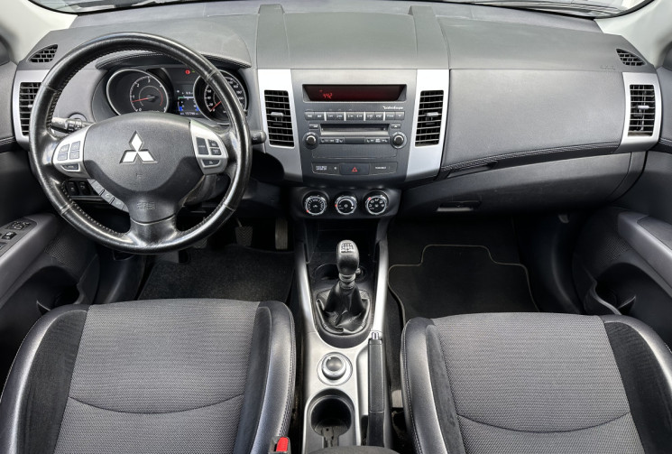 Mitsubishi OUTLANDER 2.2 DI-D Intense 4X4 177 cv 7 places 