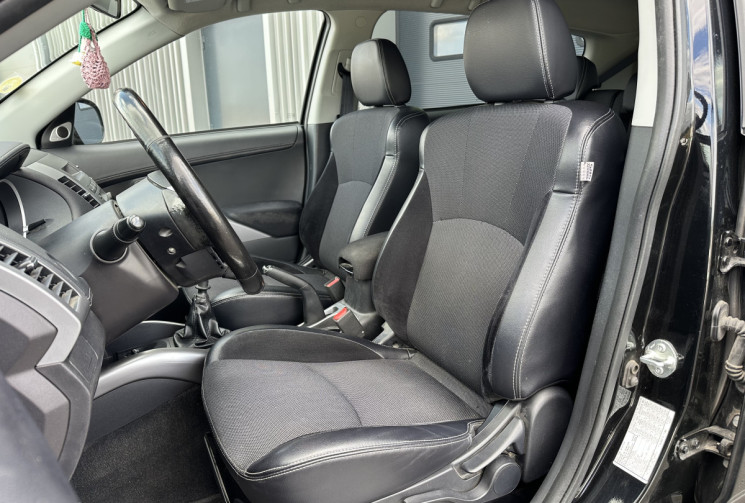 Mitsubishi OUTLANDER 2.2 DI-D Intense 4X4 177 cv 7 places 