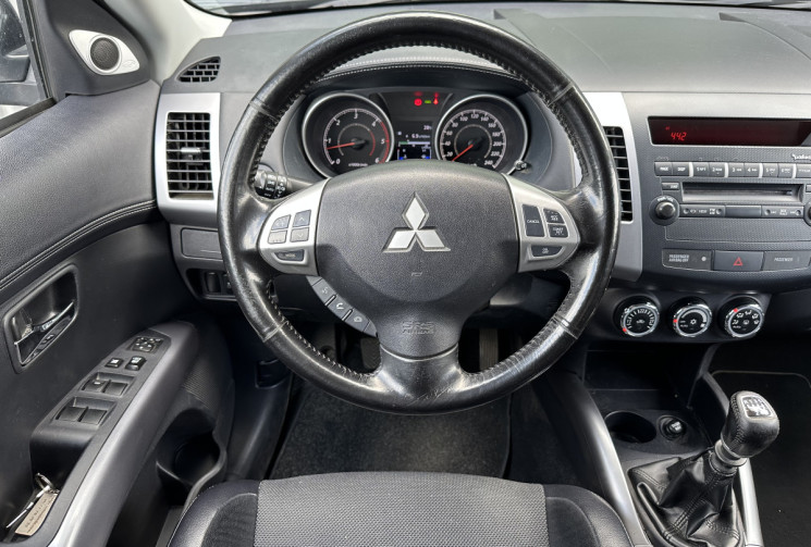 Mitsubishi OUTLANDER 2.2 DI-D Intense 4X4 177 cv 7 places 