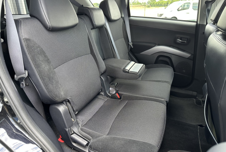 Mitsubishi OUTLANDER 2.2 DI-D Intense 4X4 177 cv 7 places 