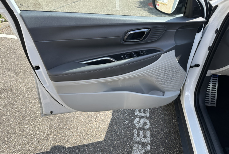 Hyundai BAYON 1.0 T-GDI 100 ch DCT-7 HYBRID 48V CREATIVE / Première main / Garantie constructeur
