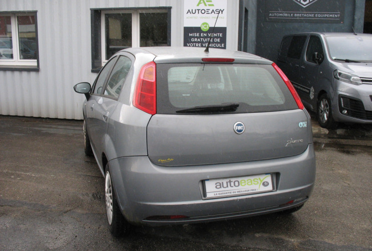 FIAT GRANDE PUNTO 1.3 JTD 75  5 PORTES POUR PRO DE L'AUTO MARCHAND