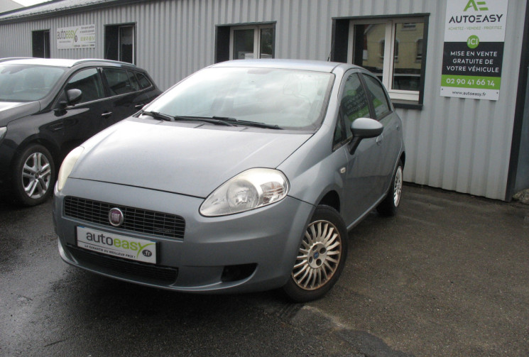 FIAT GRANDE PUNTO 1.3 JTD 75  5 PORTES POUR PRO DE L'AUTO MARCHAND
