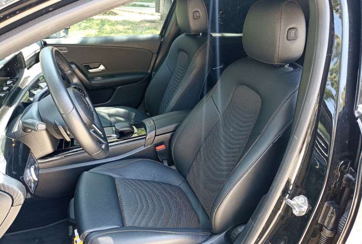 Mercedes Classe A A180 136 CH Progressive line - Grand écran - Cuir