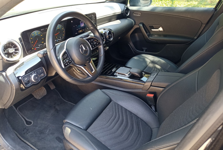 Mercedes Classe A A180 136 CH Progressive line - Grand écran - Cuir