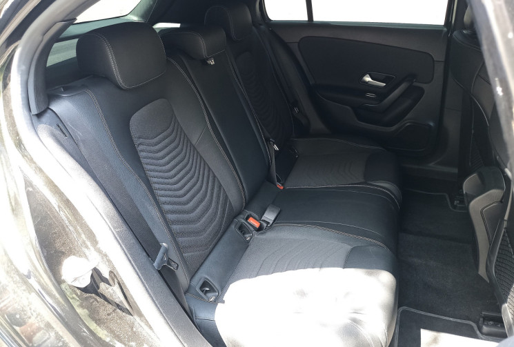 Mercedes Classe A A180 136 CH Progressive line - Grand écran - Cuir