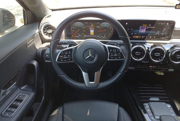 Mercedes Classe A A180 136 CH Progressive line - Grand écran - Cuir