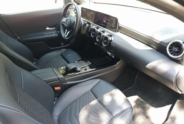 Mercedes Classe A A180 136 CH Progressive line - Grand écran - Cuir