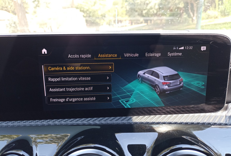 Mercedes Classe A A180 136 CH Progressive line - Grand écran - Cuir