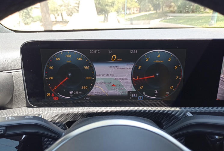 Mercedes Classe A A180 136 CH Progressive line - Grand écran - Cuir