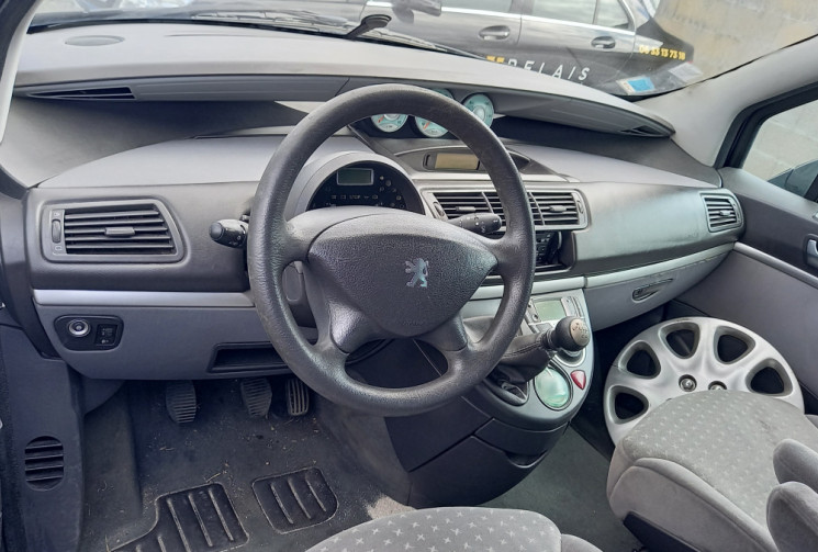 Peugeot 807 2.0 HDI 110 POUR PRO DE L'AUTOMOBILE