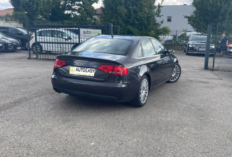 Audi A4 2.0 TDI / 143 CH / S LINE