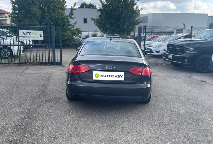 Audi A4 2.0 TDI / 143 CH / S LINE