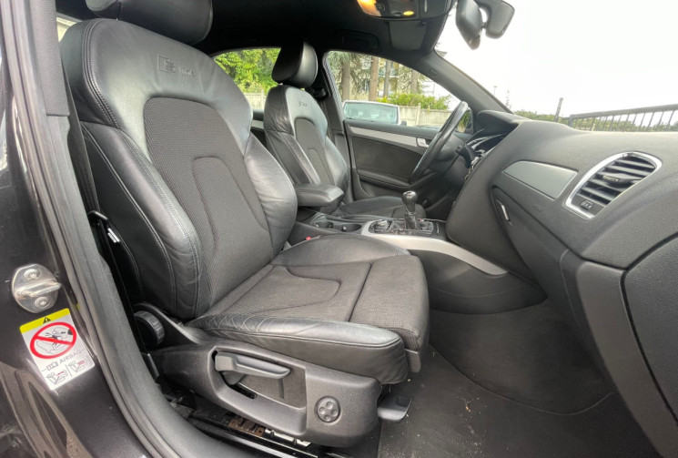 Audi A4 2.0 TDI / 143 CH / S LINE