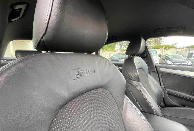Audi A4 2.0 TDI / 143 CH / S LINE