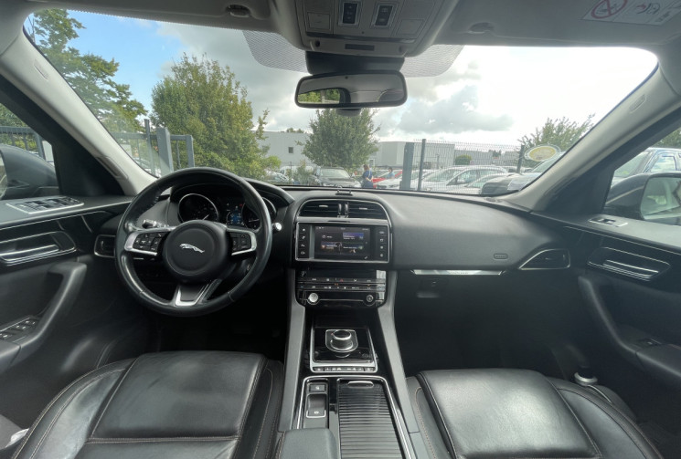 Jaguar F-Pace 2.0 / 180 CH / PRESTIGE
