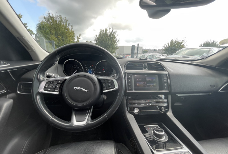 Jaguar F-Pace 2.0 / 180 CH / PRESTIGE