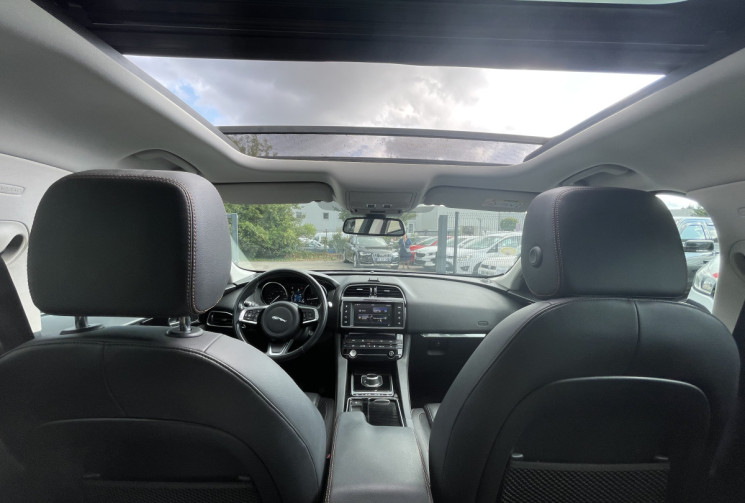 Jaguar F-Pace 2.0 / 180 CH / PRESTIGE
