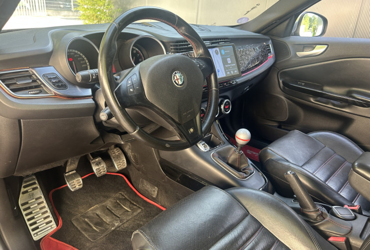 Alfa Romeo GIULIETTA III QV 1750 TBi 235 Quadrifoglio Caméra de recul / Carplay / Distri changée
