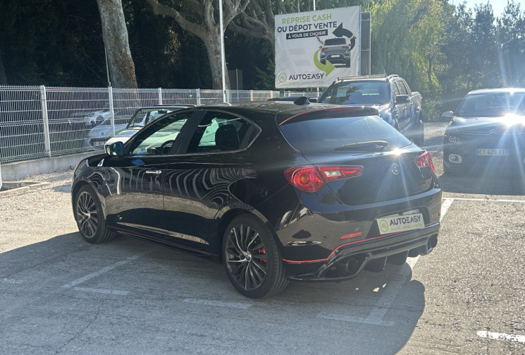 Alfa Romeo GIULIETTA III QV 1750 TBi 235 Quadrifoglio Caméra de recul / Carplay / Distri changée