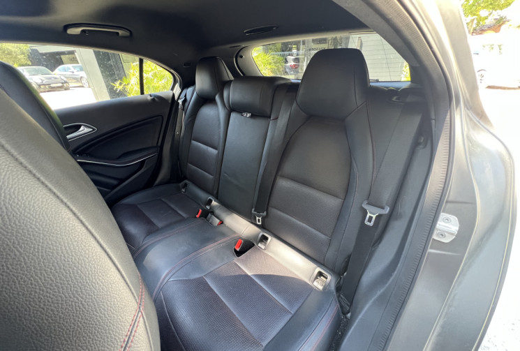 Mercedes Classe A 220 d 7G-DCT Fascination AMG / Toit Ouvrant / Sièges Electriques Chauffants 