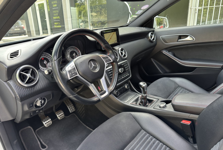 Mercedes Classe A (W176) 200 1.6 TURBO 156 FASCINATION PACK AMG * TOIT OUVRANT * ENTRETIEN COMPLET 