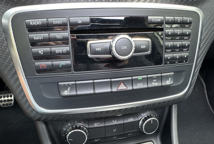 Mercedes Classe A (W176) 200 1.6 TURBO 156 FASCINATION PACK AMG * TOIT OUVRANT * ENTRETIEN COMPLET 