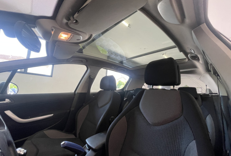 Peugeot 308 2.0 HDi136 Feline FAP BVA 