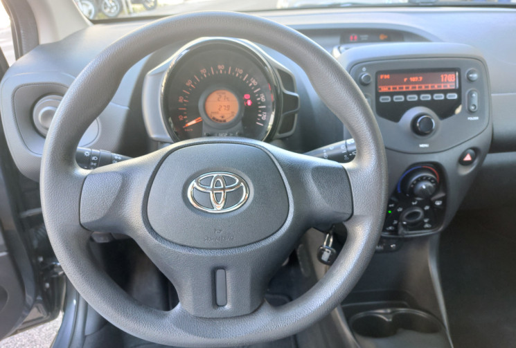 Toyota Aygo 1.0 vvti 72 ch X black