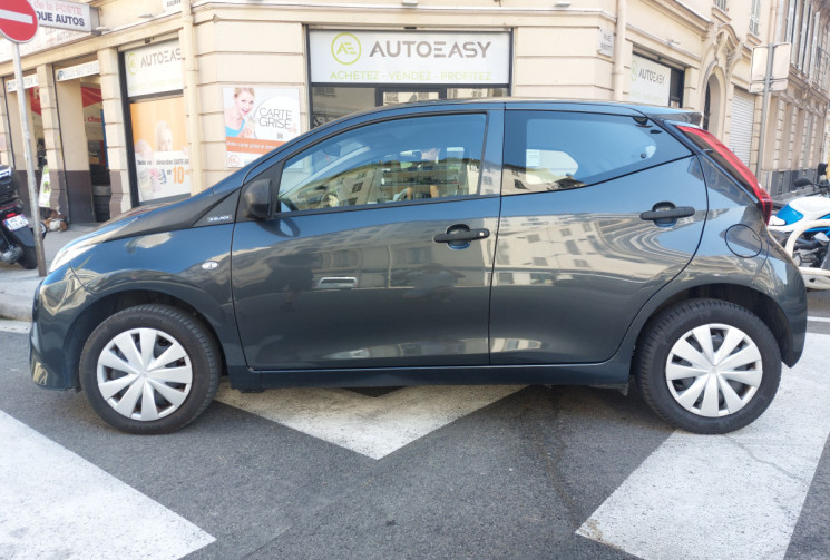 Toyota Aygo 1.0 vvti 72 ch X black