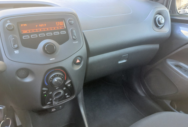 Toyota Aygo 1.0 vvti 72 ch X black