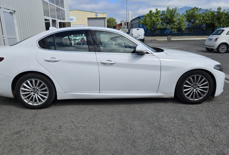 Alfa Romeo Giulia 2.2 JTD 150ch Lusso * sièges chauffants * volant chauffant * sièges électriques * 