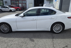 Alfa Romeo Giulia 2.2 JTD 150ch Lusso * sièges chauffants * volant chauffant * sièges électriques * 