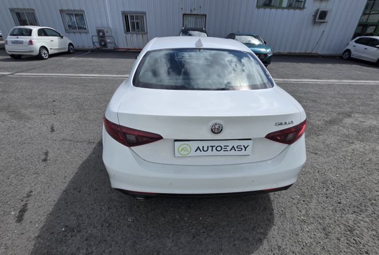 Alfa Romeo Giulia 2.2 JTD 150ch Lusso * sièges chauffants * volant chauffant * sièges électriques * 