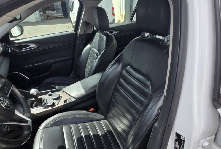 Alfa Romeo Giulia 2.2 JTD 150ch Lusso * sièges chauffants * volant chauffant * sièges électriques * 