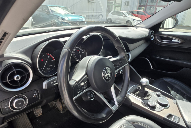 Alfa Romeo Giulia 2.2 JTD 150ch Lusso * sièges chauffants * volant chauffant * sièges électriques * 