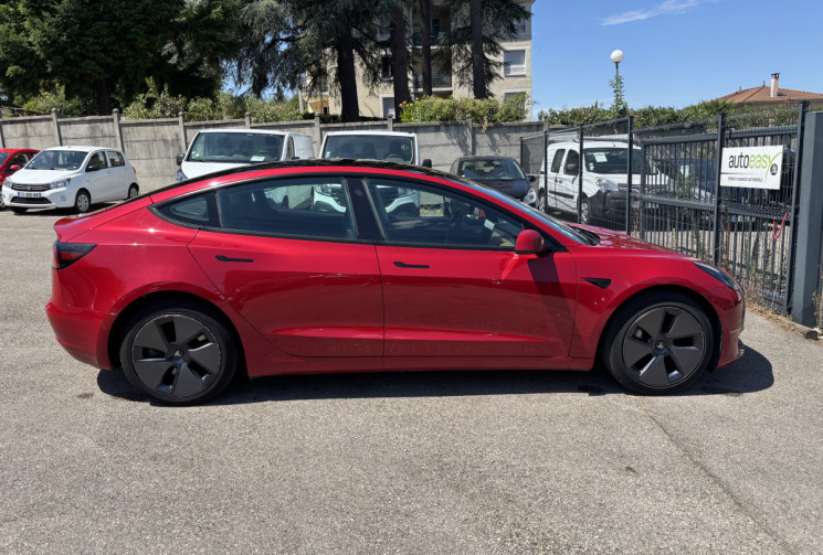 Tesla Model 3 STANDARD RANGE PLUS / 275 ch / RWD