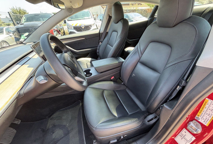 Tesla Model 3 STANDARD RANGE PLUS / 275 ch / RWD