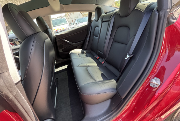 Tesla Model 3 STANDARD RANGE PLUS / 275 ch / RWD
