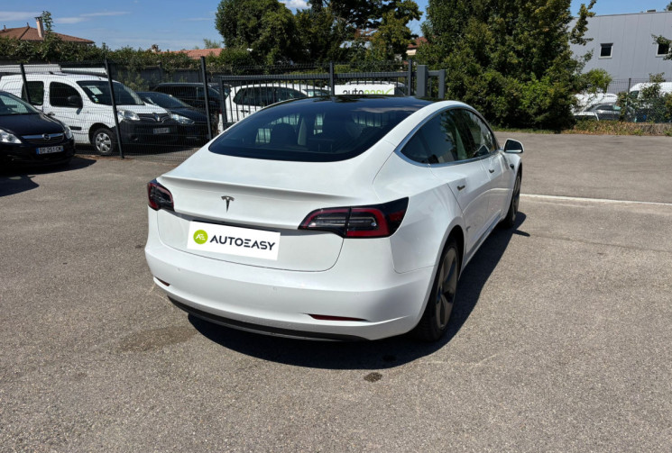 Tesla Model 3 STANDARD RANGE PLUS / 275 ch / RWD
