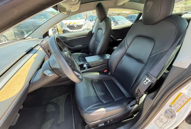 Tesla Model 3 STANDARD RANGE PLUS / 275 ch / RWD