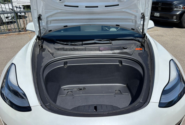 Tesla Model 3 STANDARD RANGE PLUS / 275 ch / RWD