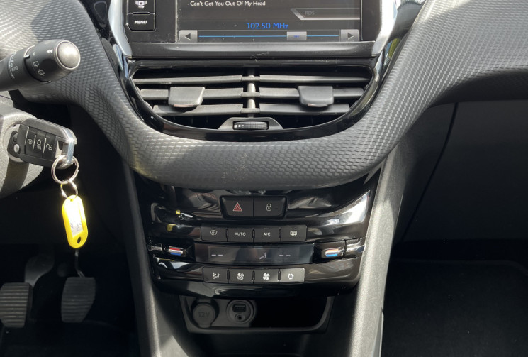 Peugeot 2008 5HB 1.6 VTi 120 cv
