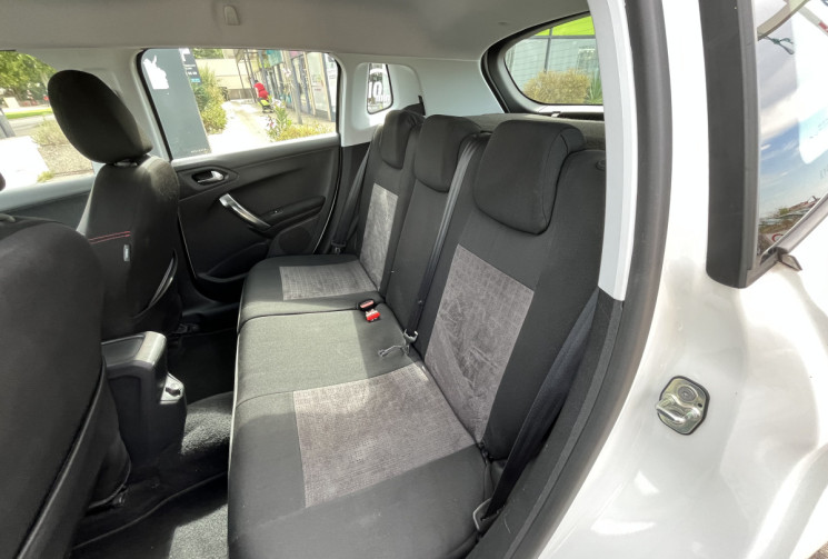Peugeot 2008 5HB 1.6 VTi 120 cv