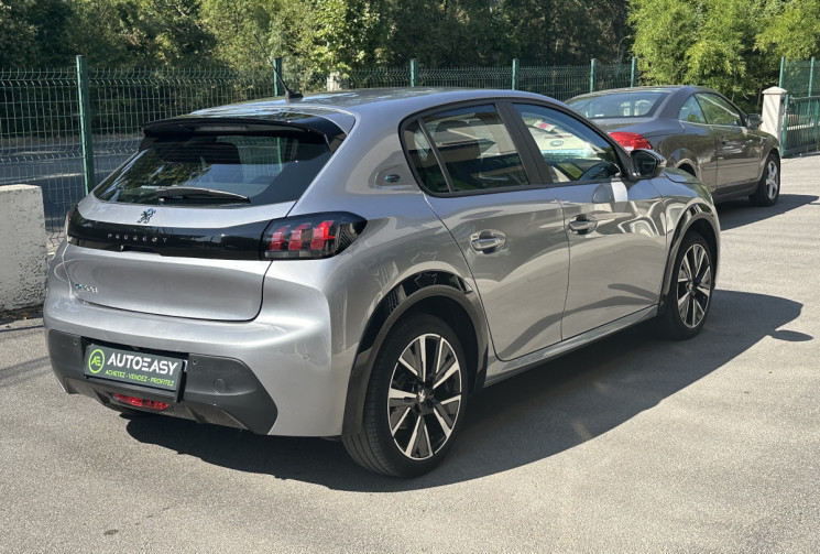 Peugeot 208 e-208 100kW 136 STYLE + JANTES 17 * ENTRETIEN PEUGEOT * GARANTIE