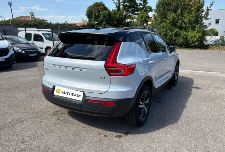 Volvo XC40 T3 163 ch / R-DESIGN / TOIT OUVRANT / GEARTRONIC 8 