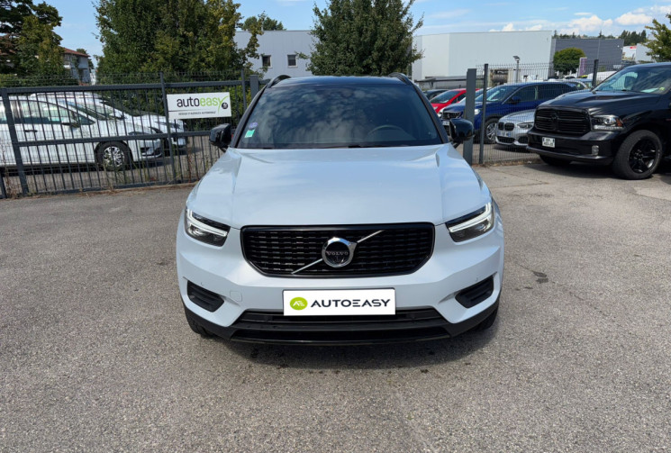Volvo XC40 T3 163 ch / R-DESIGN / TOIT OUVRANT / GEARTRONIC 8 