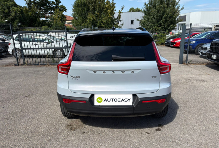 Volvo XC40 T3 163 ch / R-DESIGN / TOIT OUVRANT / GEARTRONIC 8 