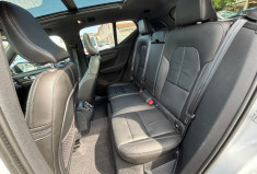 Volvo XC40 T3 163 ch / R-DESIGN / TOIT OUVRANT / GEARTRONIC 8 