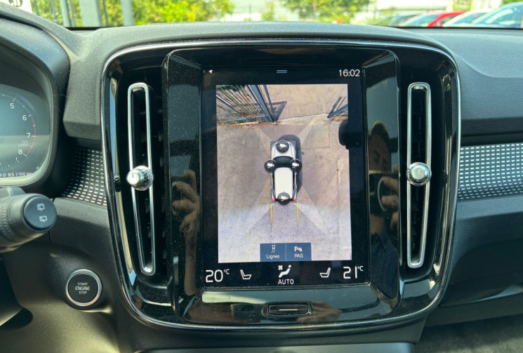 Volvo XC40 T3 163 ch / R-DESIGN / TOIT OUVRANT / GEARTRONIC 8 